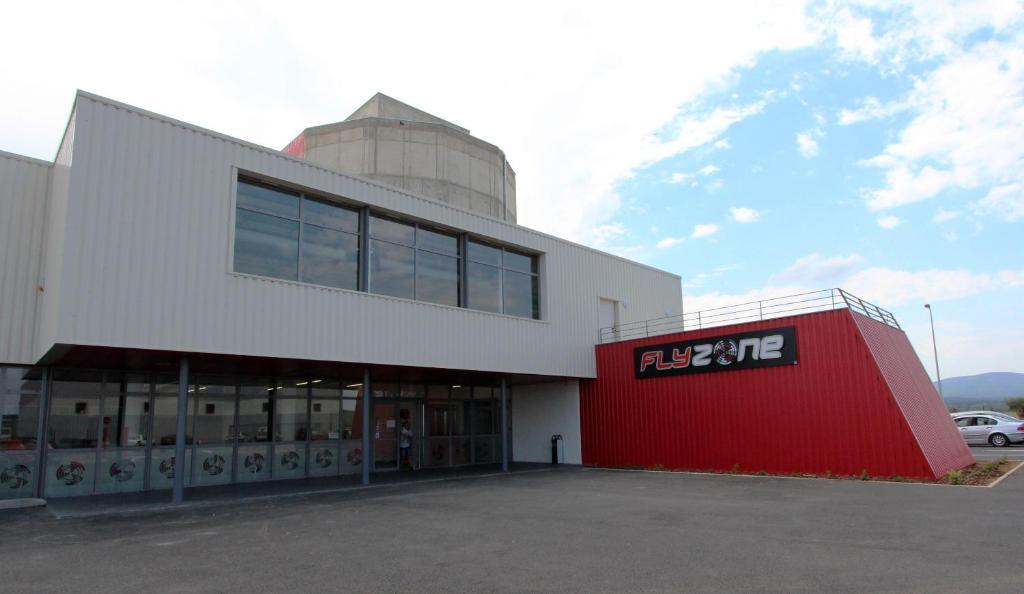 Auberge Flyzone Lezignan-Corbieres Exterior photo